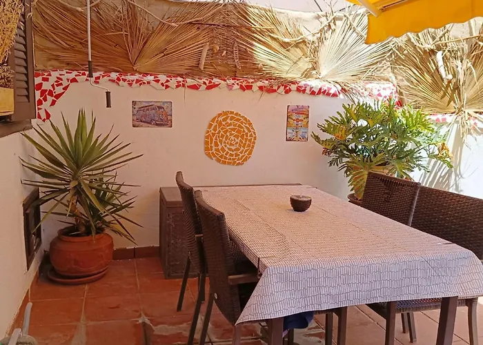 Дом отдыха House With Pool In The South Of Tenerife Чайофа